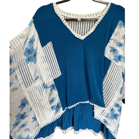 POL Crochet Detail Floral V Neck Oversized Top Tunic Blue White Size Medium - Picture 6 of 15